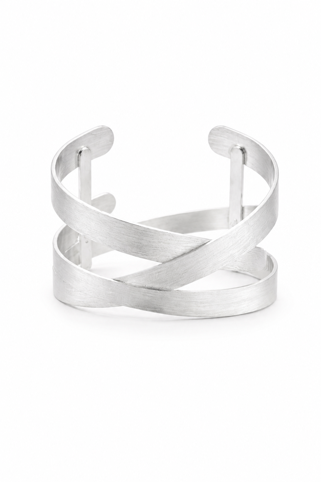 Linea Twist Cuff in Silver