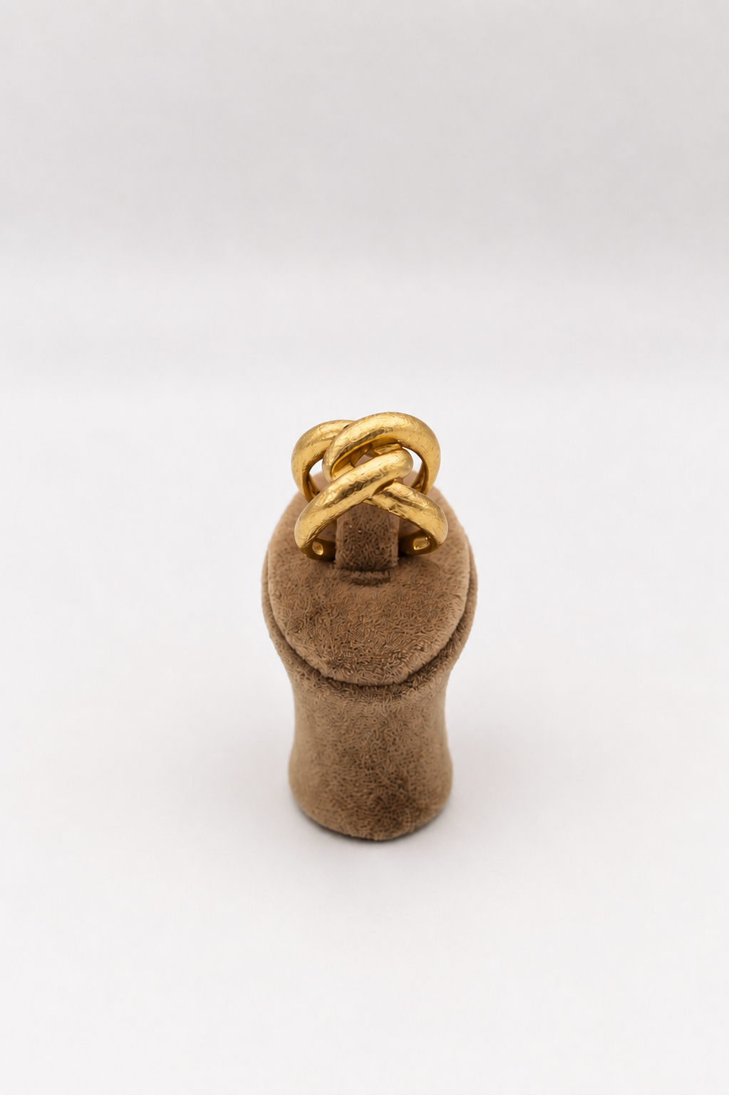 Eterna Knot Ring in Gold