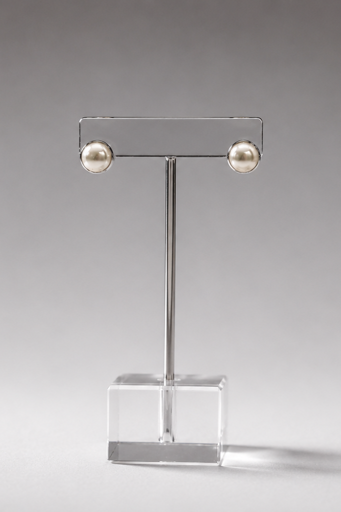 Noa Pearl Studs in Silver