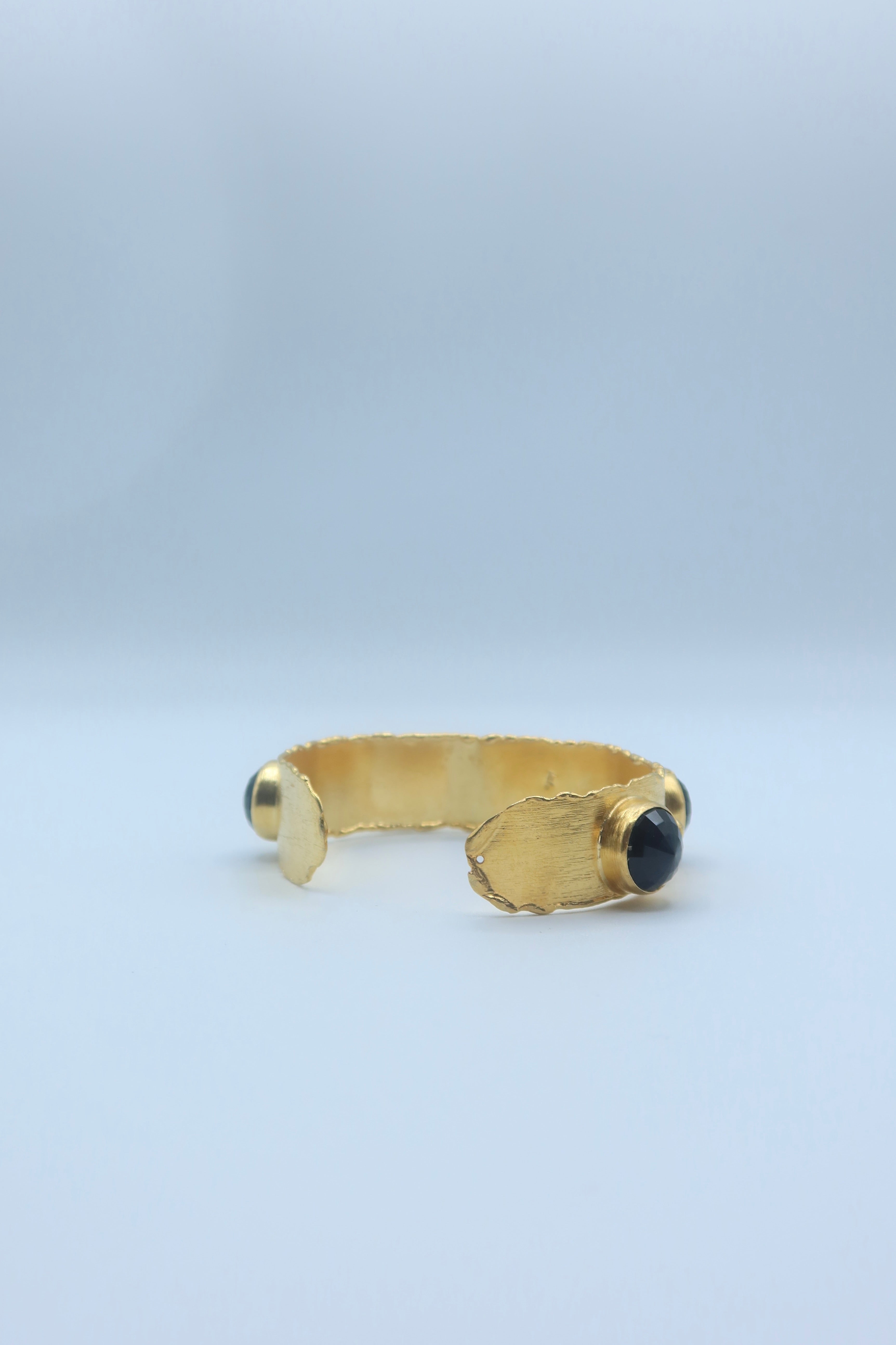 Noir Aura Cuff in Gold