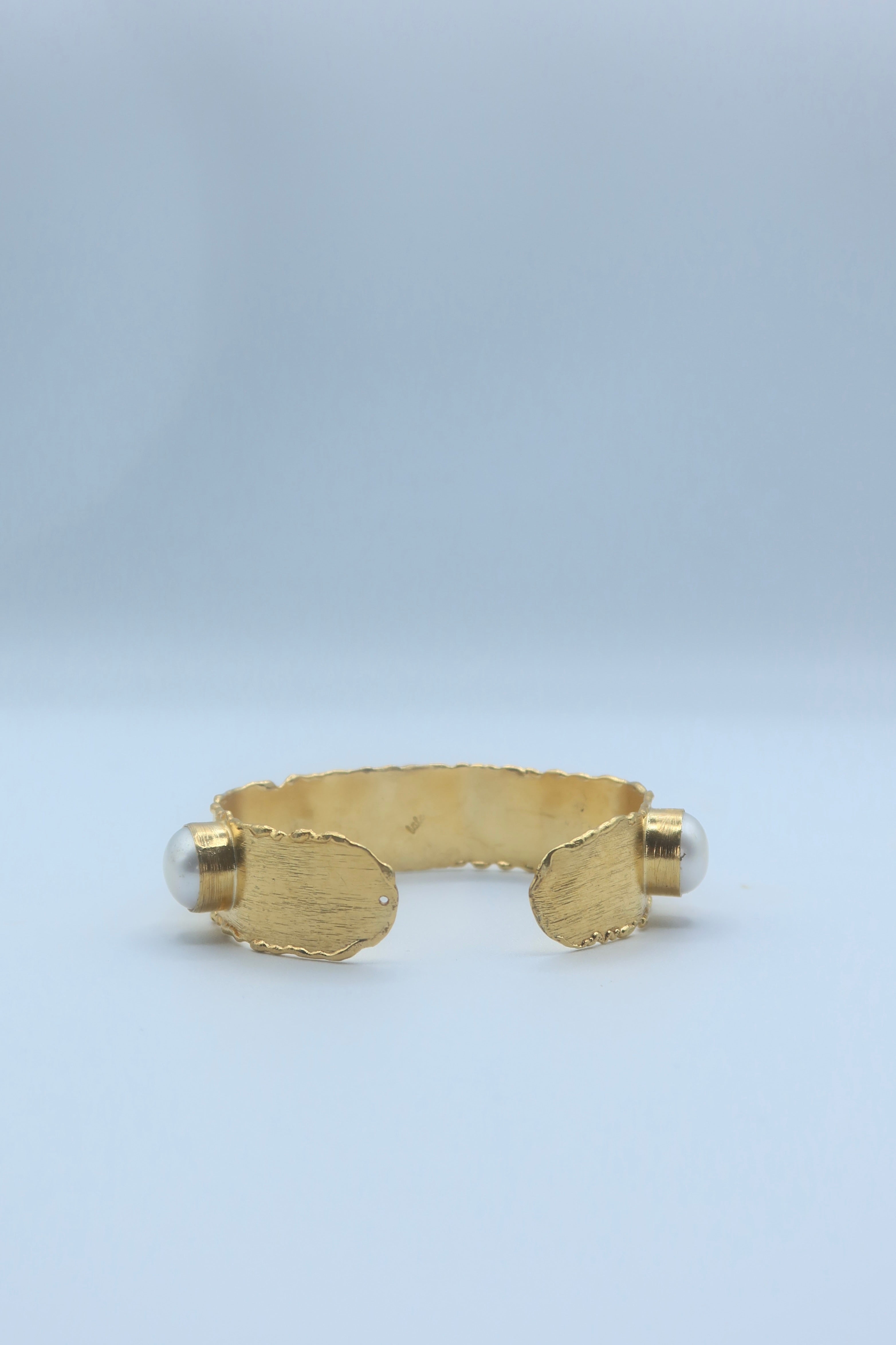 Pearla Aurea Small Cuff in Gold