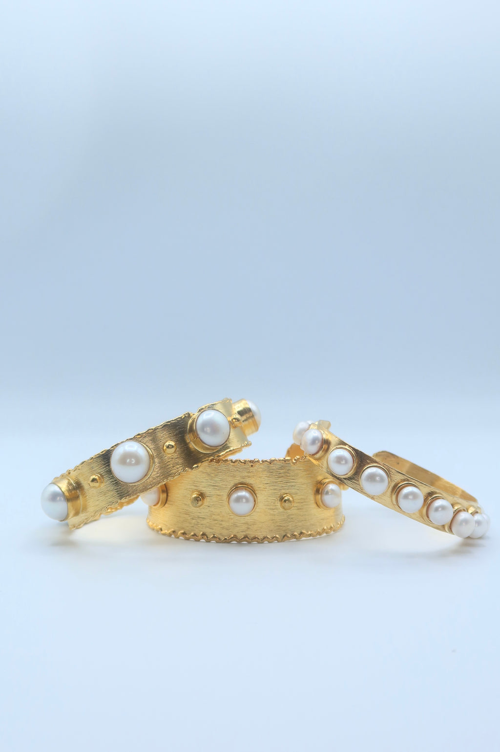 Pearla Aurea Mini Cuff in Gold