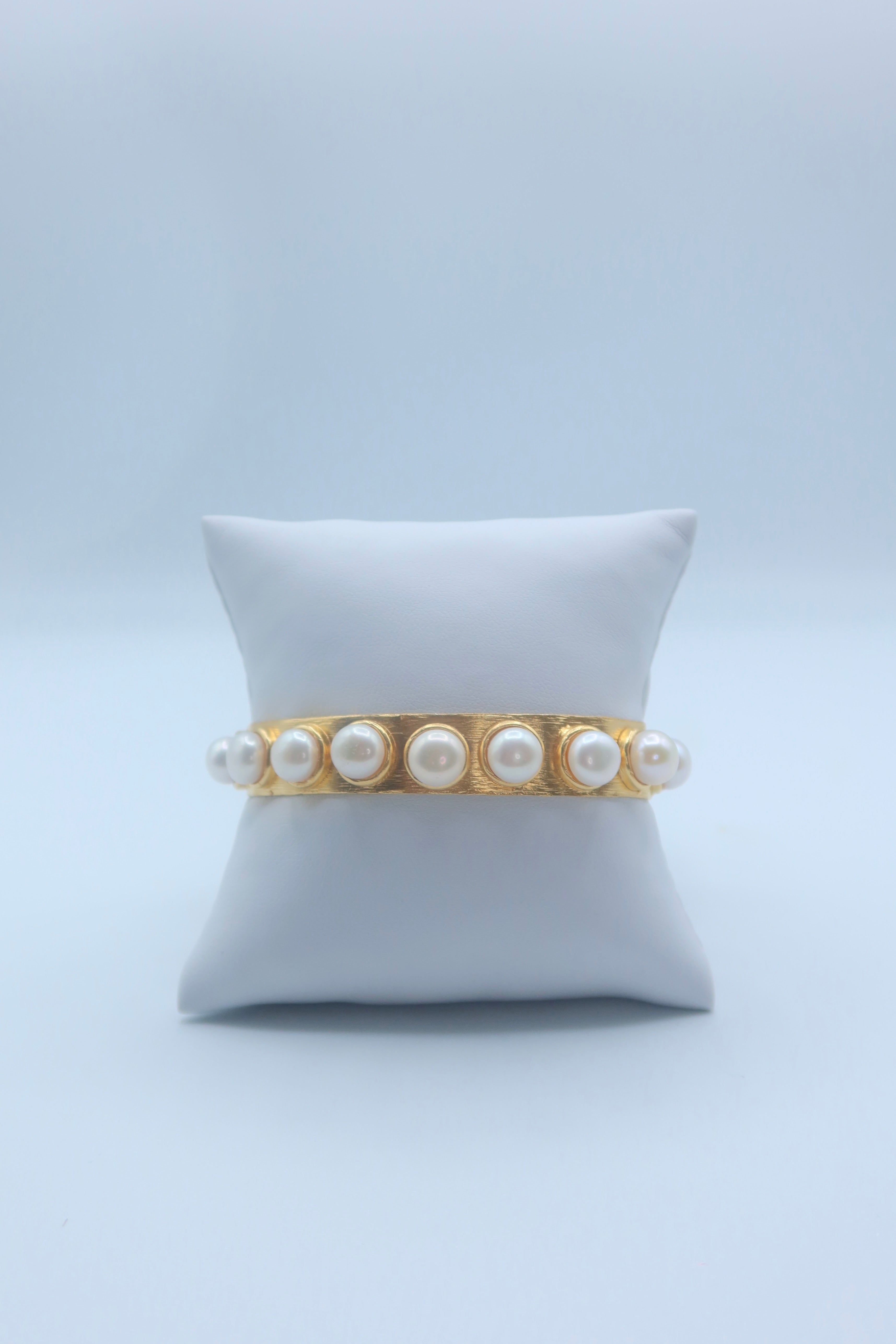 Pearla Aurea Mini Cuff in Gold
