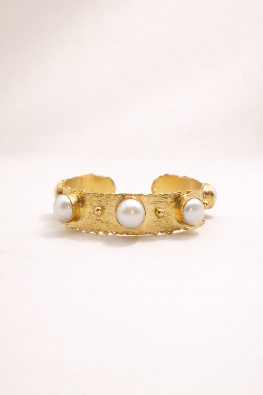 Perla Aurea Cuff in Gold