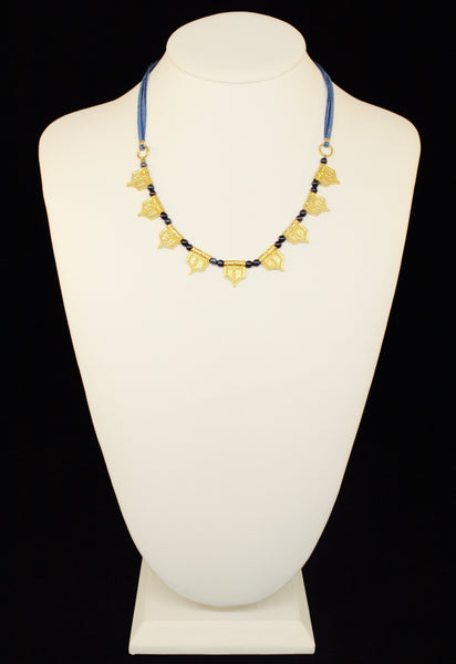 LEATHER CHOKER WITH GOLD FLAGS