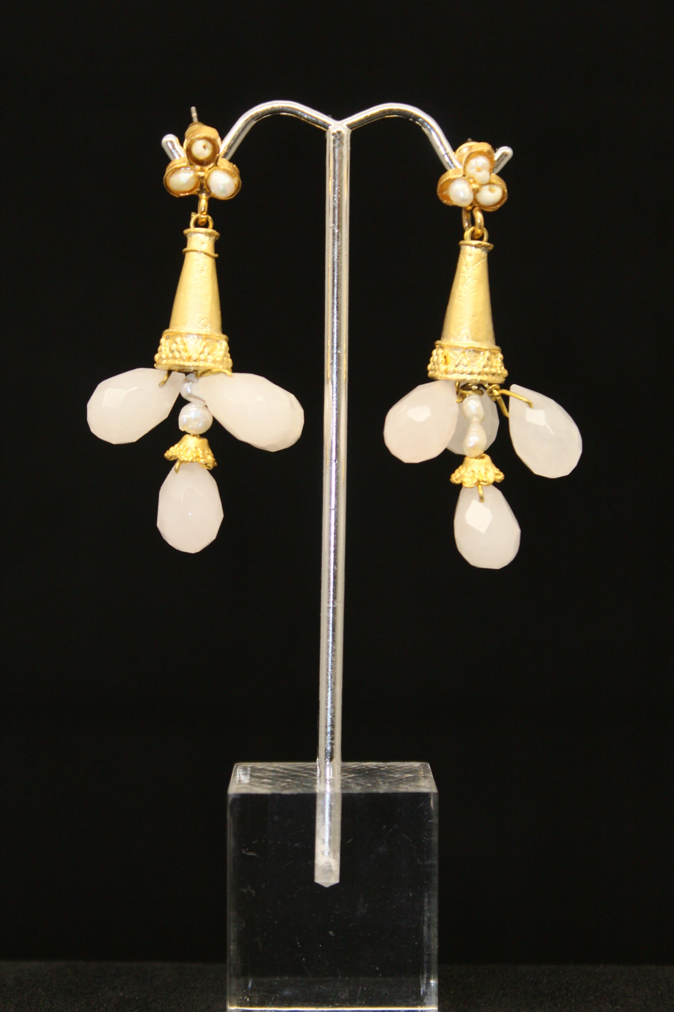 COLUMN WITH ROSE QUARZ EARRINGS