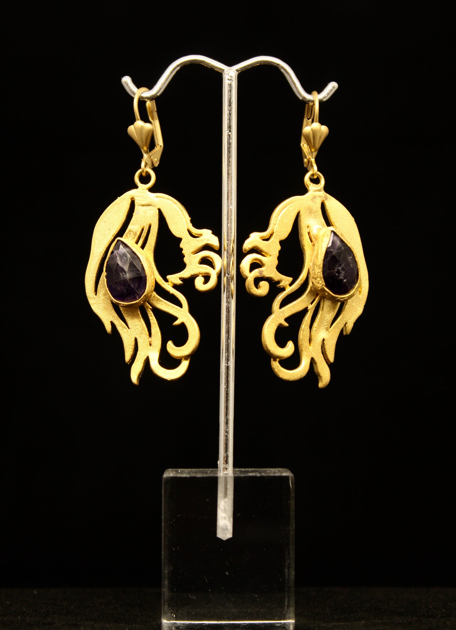 FACE EARRING