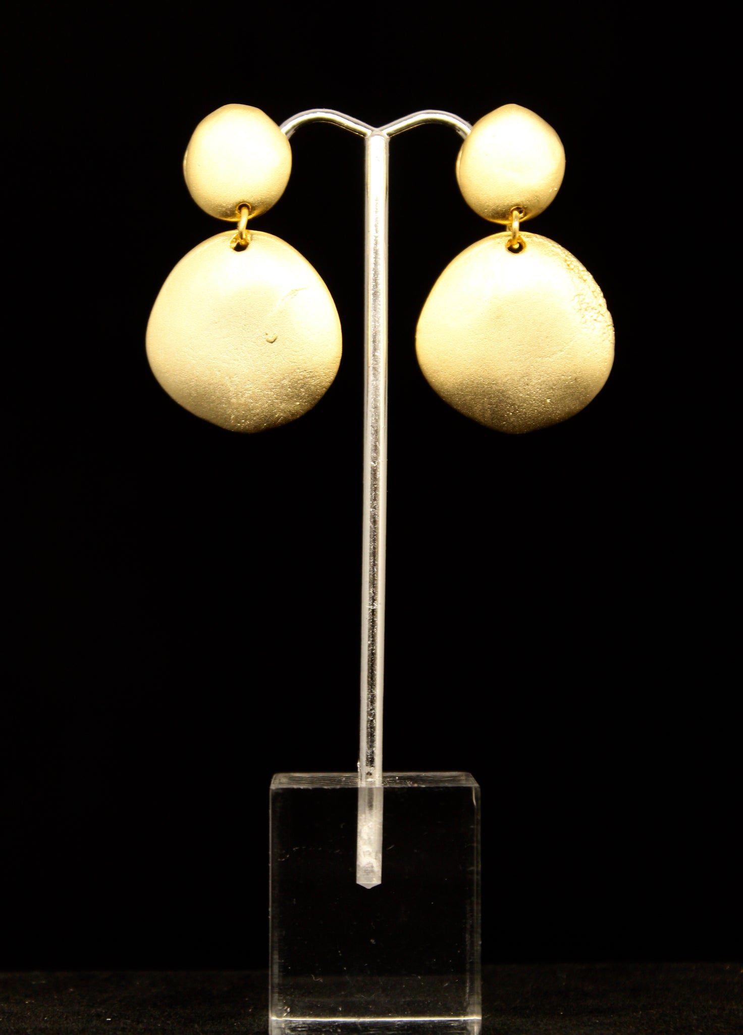 SIMPLE MEDALLION EARRINGS