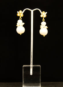 SMALL PEARL HANGING EARRING