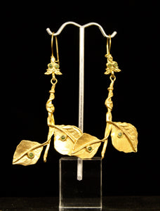 TWIST LEAF EARRING